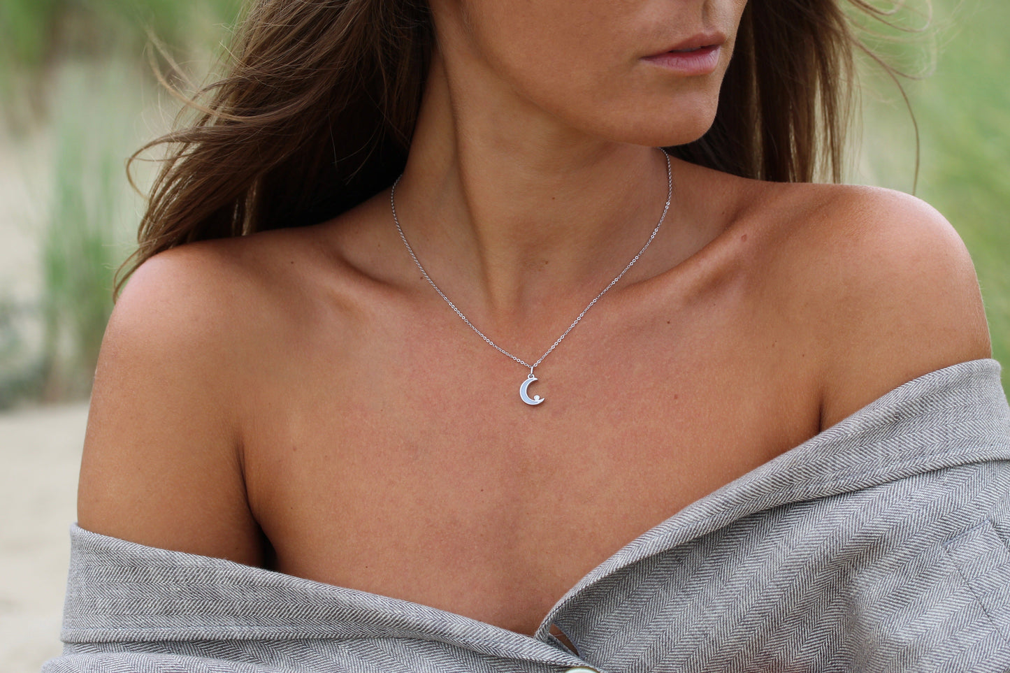 Ayla | Srebrny wisiorek z mlekiem matki